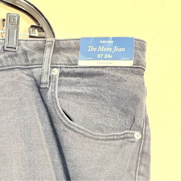 Abercrombie Curve Love High Rise Mom Jean 24R NWT - Picture 6 of 8